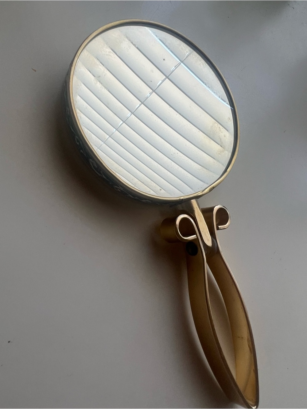 Vintage Gold Tone Hand Mirror Black Scroll Vanity Dresser Mirror Unmarked - Picture 6 of 6